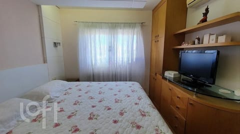 Image 18 - 272484